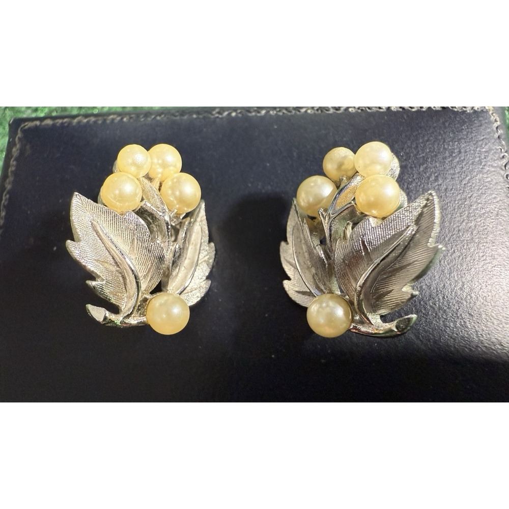 Vintage Signed Crown Trifari  Alfred Philippe Brushed Finish Pearl Clip Earrings